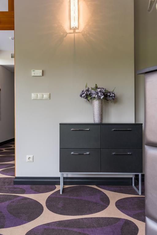 Victoria Garden Hotel Es Etterem Nyíregyháza Exteriör bild