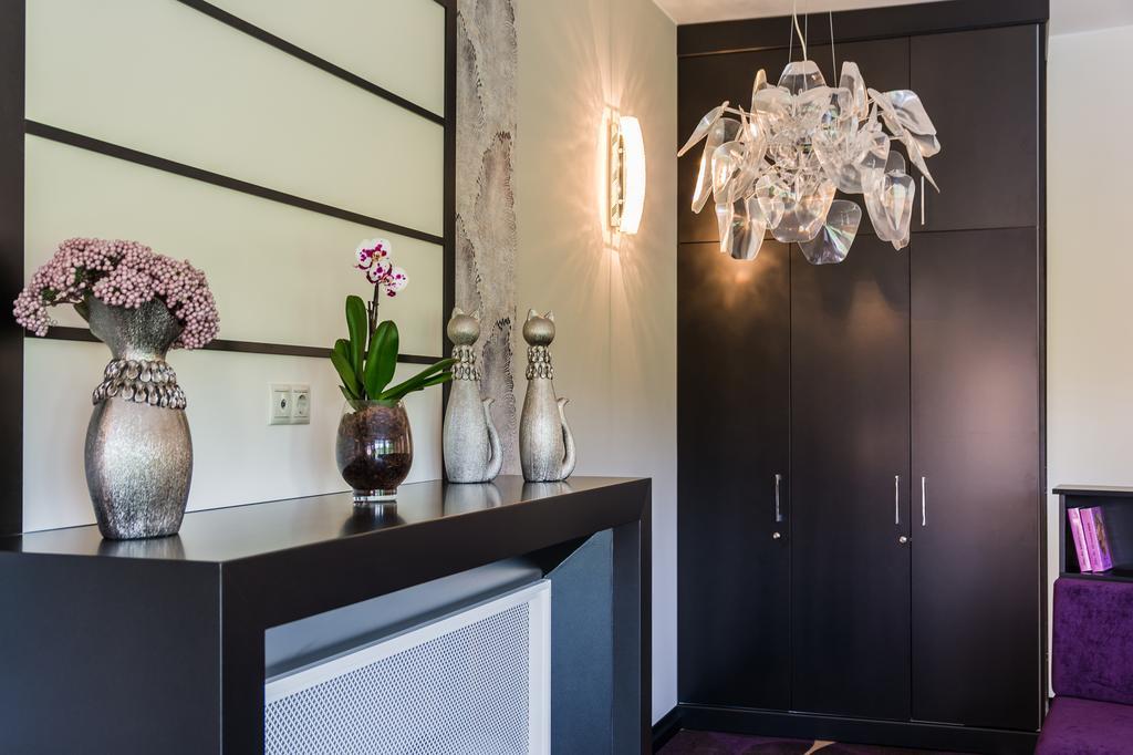 Victoria Garden Hotel Es Etterem Nyíregyháza Exteriör bild