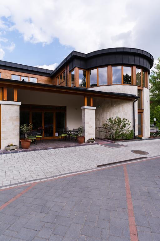 Victoria Garden Hotel Es Etterem Nyíregyháza Exteriör bild